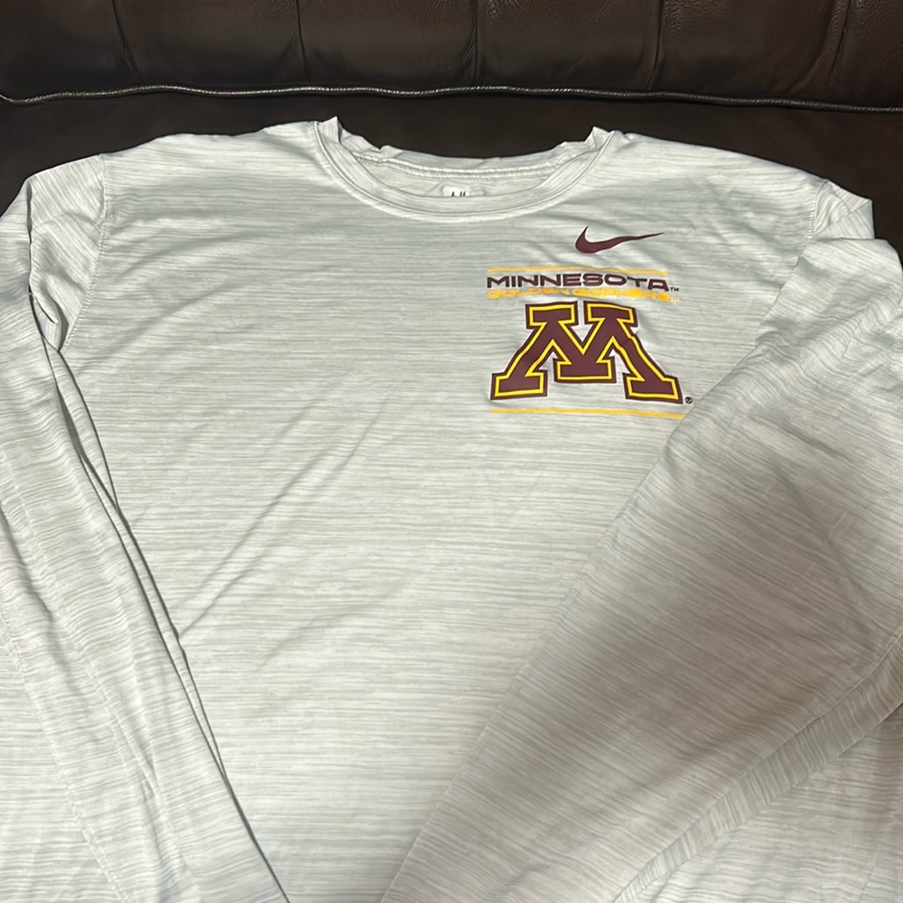 Men's XXL Minnesota Golden Gophers Nike Dri-Fit long sleeve shirt like new